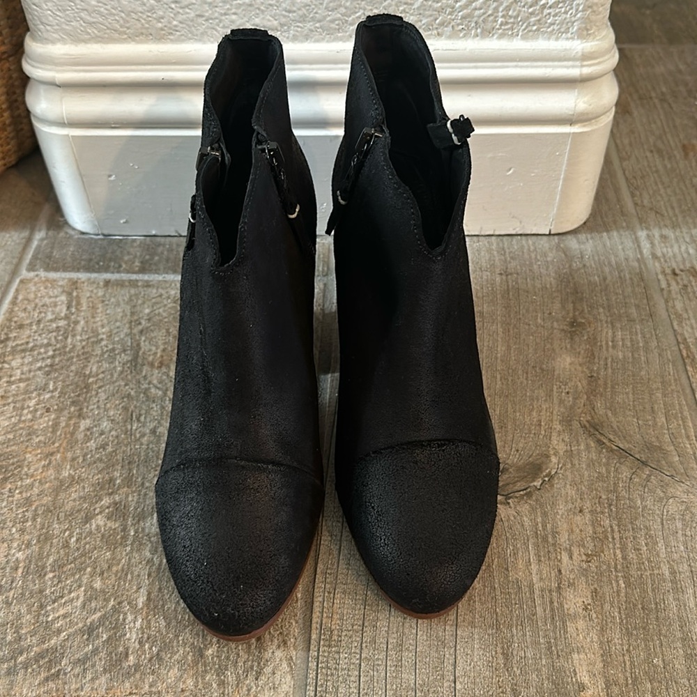 Brand new, never worn Rag & Bone booties.